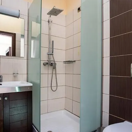 Four Season Hotel 3*