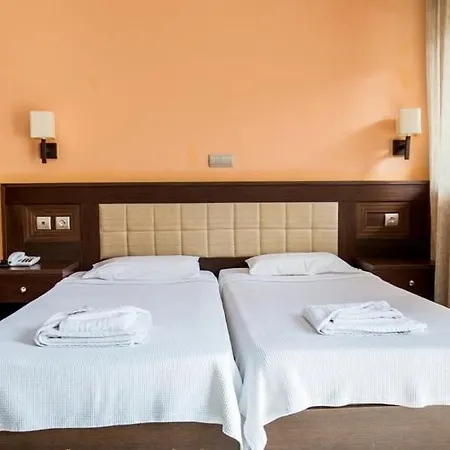 Hotel Four Season 3*