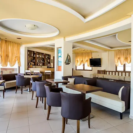 Four Season Отель