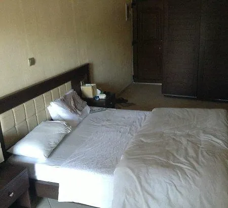 Hotel Four Season